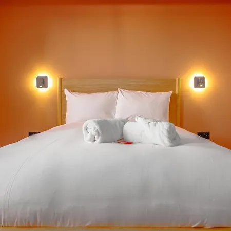아파트 High Street Hideaway, Private Entrance, Parking 브리스틀