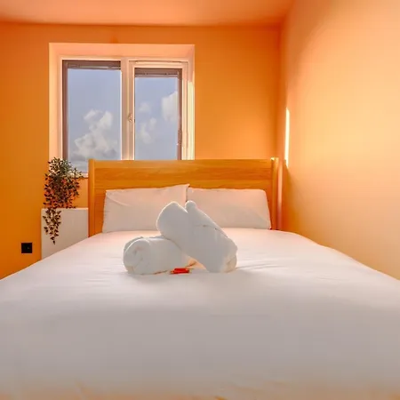 Apartamento High Street Hideaway, Private Entrance, Parking *