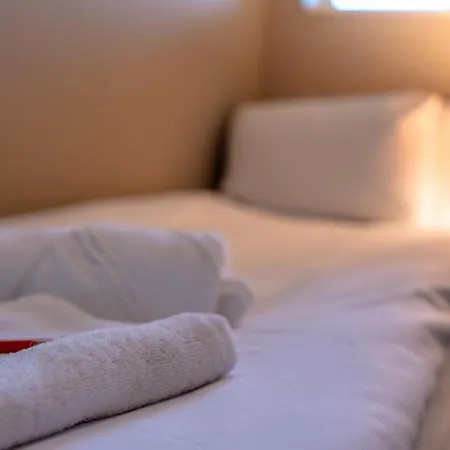 Apartamento High Street Hideaway, Private Entrance, Parking