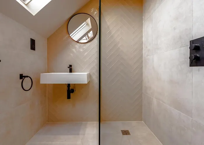 아파트 High Street Hideaway, Private Entrance, Parking