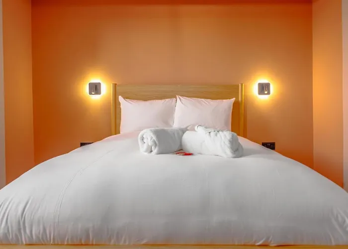 아파트 High Street Hideaway, Private Entrance, Parking 브리스틀