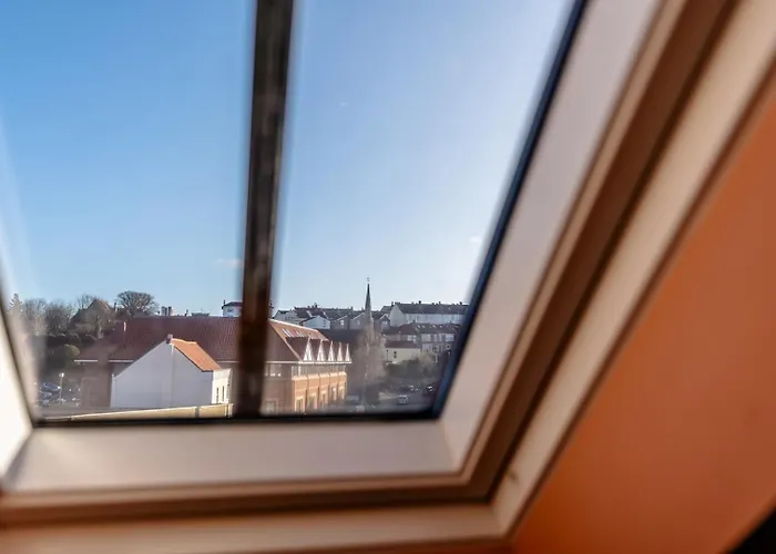 High Street Hideaway, Private Entrance, Parking * Bristol