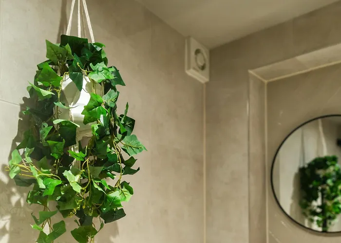 아파트 High Street Hideaway, Private Entrance, Parking